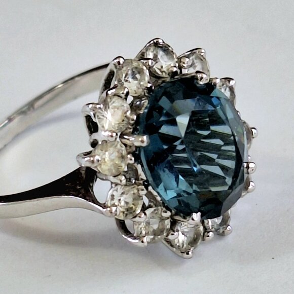 Blue Topaz Oval Cut Cluster Cocktail Ring Size 7 - Picture 5 of 11